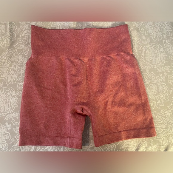 Pink high waisted Amazon work out biker shorts new condition size medium - Picture 2 of 2